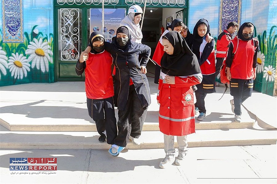 مانور ایمنی و زلزله مدارس لامرد اجرا شد