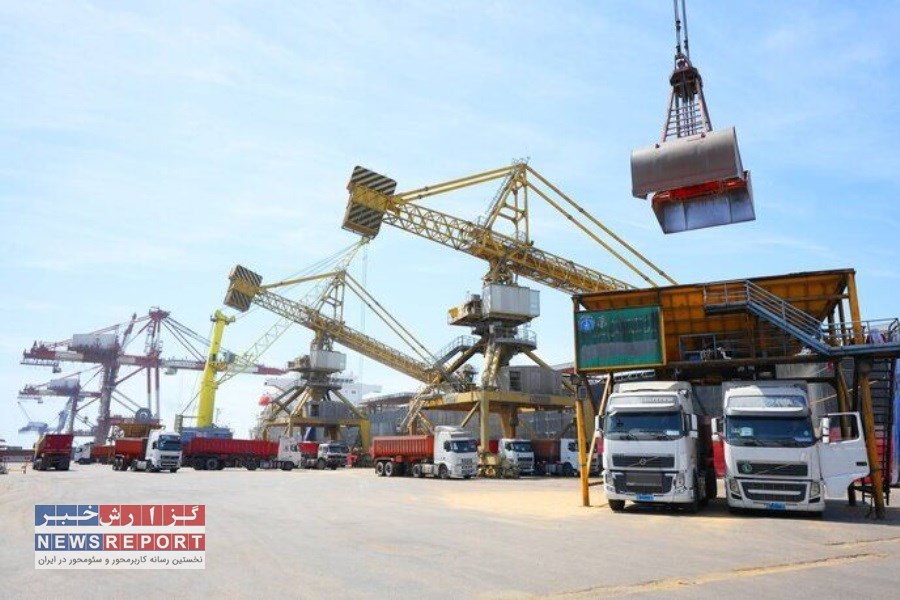 بارگیری و تخلیه ۲۴ میلیون تن انواع کالا در بندر امام خمینی (ره) طی سال جاری